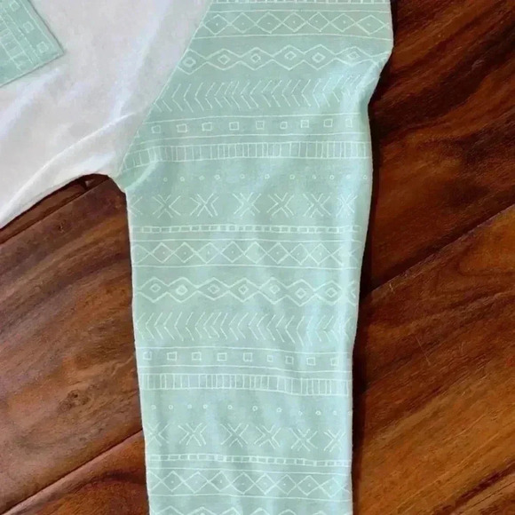 Empyre 3/4 Sleeve Top Size Medium Aztec/tribal - Picture 2 of 4